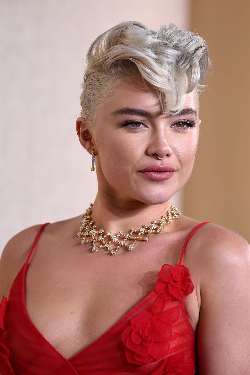 florence pugh best golden globes 2024 jewellery