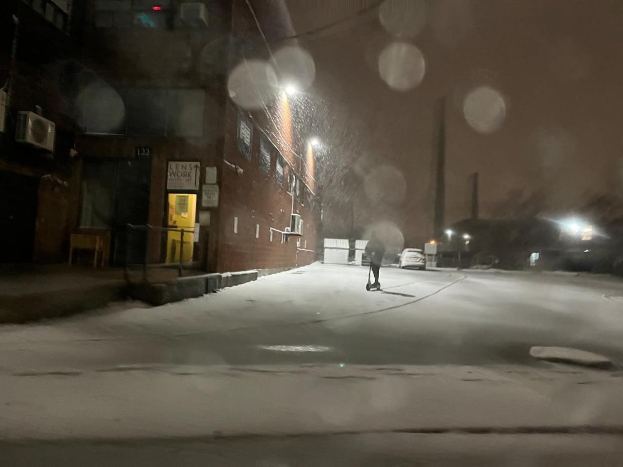 Environment Canada has issued a winter storm warning for Toronto, saying 10 to 25 centimetres of snow is expected to fall on the city from Friday night to Saturday morning. (Lane Harrison/CBC - image credit)