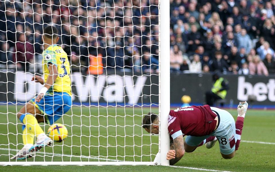 Danny Ings scores West Ham's second goal - Danny Ings off the mark in late West Ham surge to help David Moyes fight another day - Getty Images/Steve Bardens