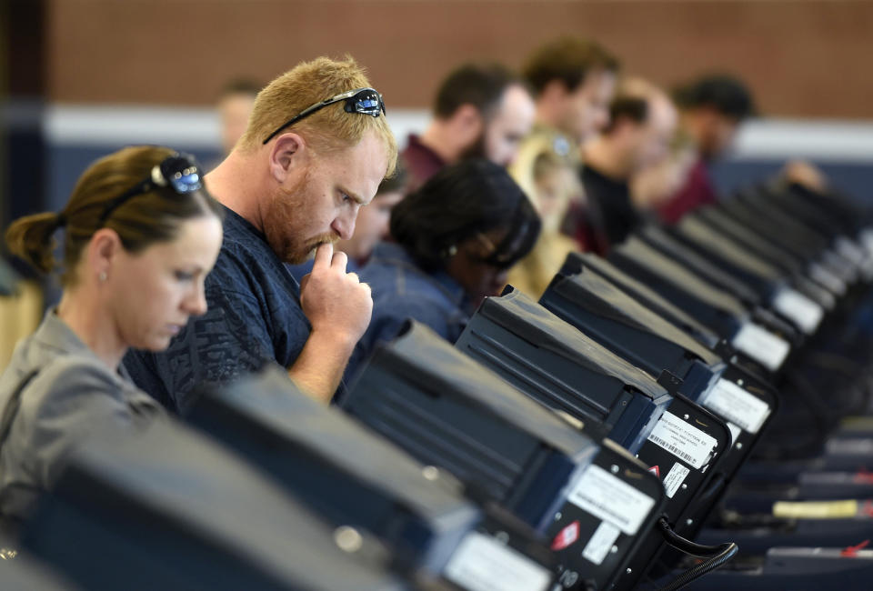 People cast their ballots during voting in the 2016 presidential election in Las Vegas, Nevada, on&nbsp;Nov. 8.&nbsp;