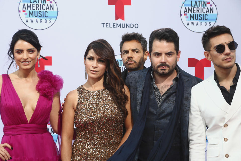 HOLLYWOOD, CALIFORNIA - OCTOBER 17: Eugenio Derbez and family attend the 2019 Latin American Music Awards at Dolby Theatre on October 17, 2019 in Hollywood, California. (Photo by Tommaso Boddi/WireImage)