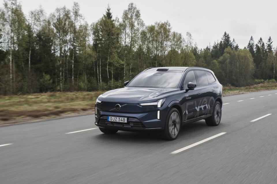 2025 volvo ex90