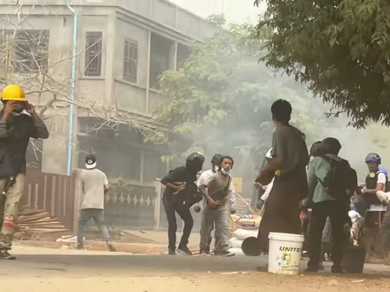 Protesters clash with security forces in Monywa