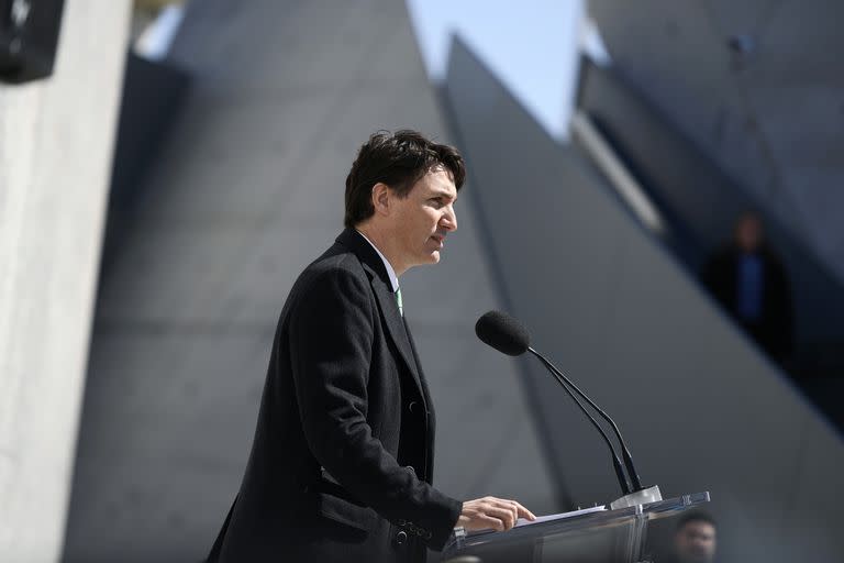 El primer ministro canadiense Justin Trudeau habla durante un evento el jueves 28 de abril de 2022, en Ottawa, Canadá. (Justin Tang/The Canadian Press vía AP)