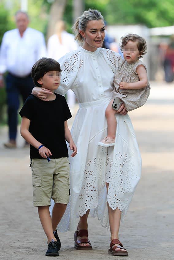 Marta Ortega con sus hijos Amancio y Matilda