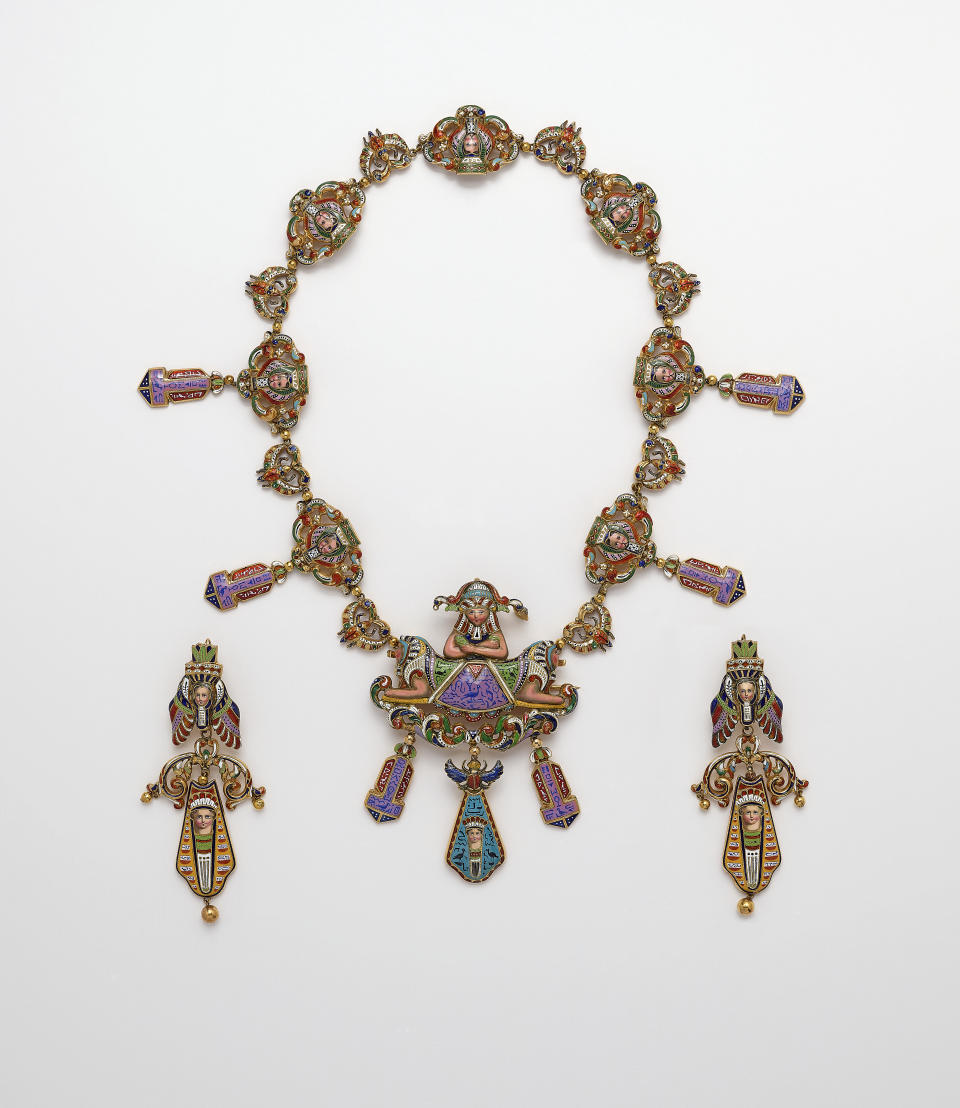 Parure Retour d’Égypte, end of the 19th century in gold and enamels from the Pennisi Collection.