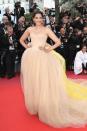 <p>Soonam Kapoor in Vera Wang</p>