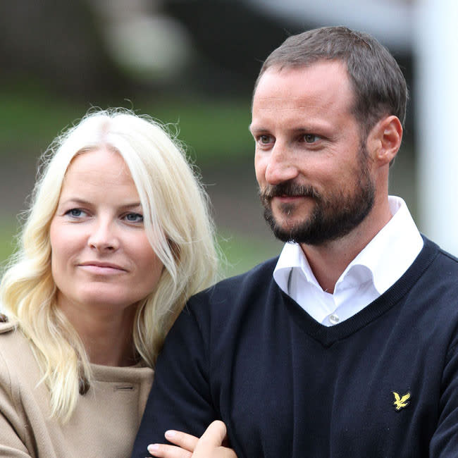 Mette-Marit y Haakon de Noruega en una foto de archivo credit:Bang Showbiz