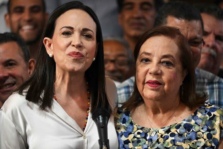 Maria Corina Machado junto con Corina Yoris, la nueva candidata de la oposición al chavismo