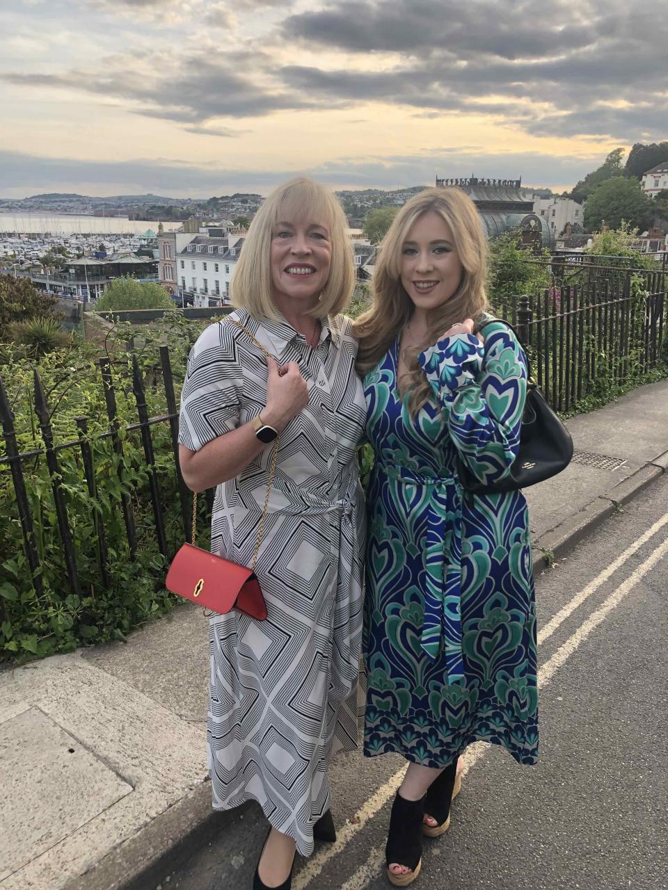 Christine Shead, pictured with daughter Emily, before losing weight. (Supplied)