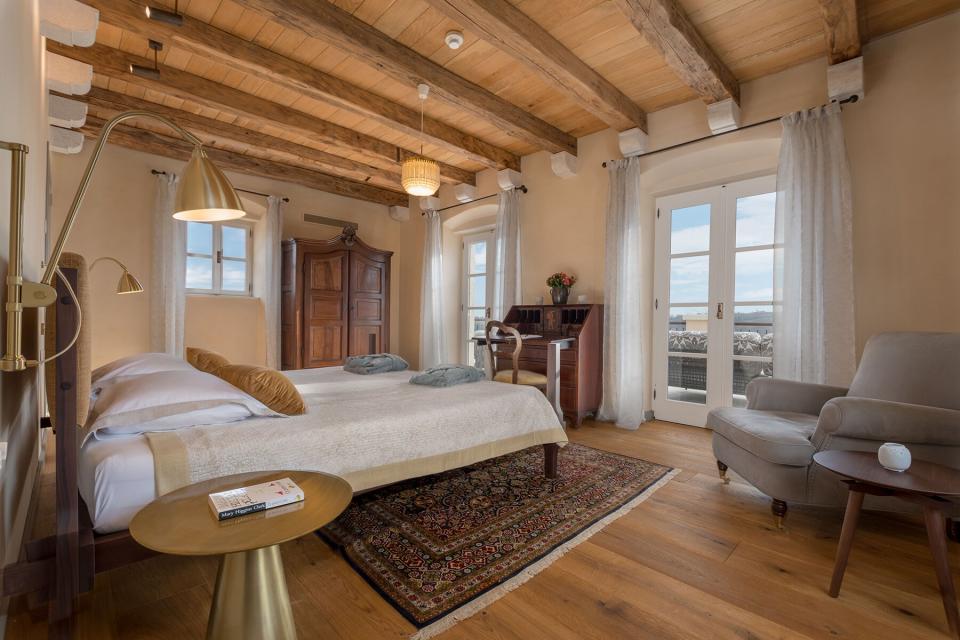 A bedroom inside Villa Stancija Baracija in Croatia