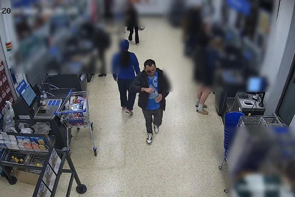 Ezedi was seen at a Tesco in Caledonian Road following the incident (Metropolitan Police/PA) (PA Wire)
