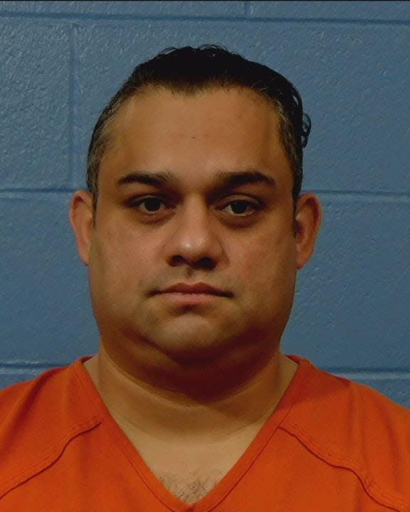 Former Williamson County deputy Lorenzo Hernandez has pleaded guilty to official oppression in connection to an encounter he had with a domestic violence victim