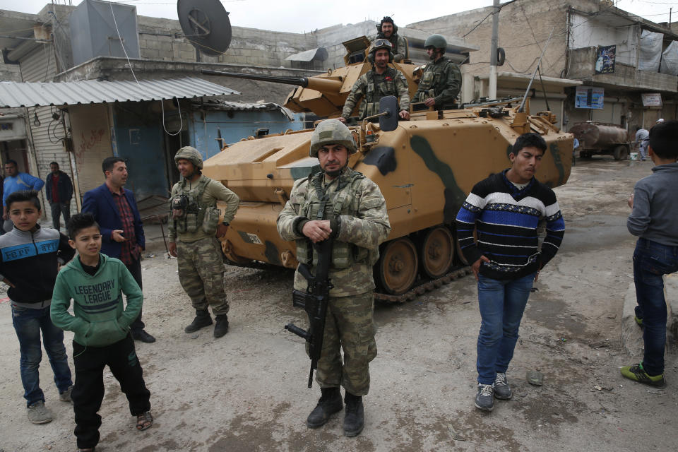 Türkische Patrouille im besetzten Afrîn (Bild: AP Photo/Lefteris Pitarakis)