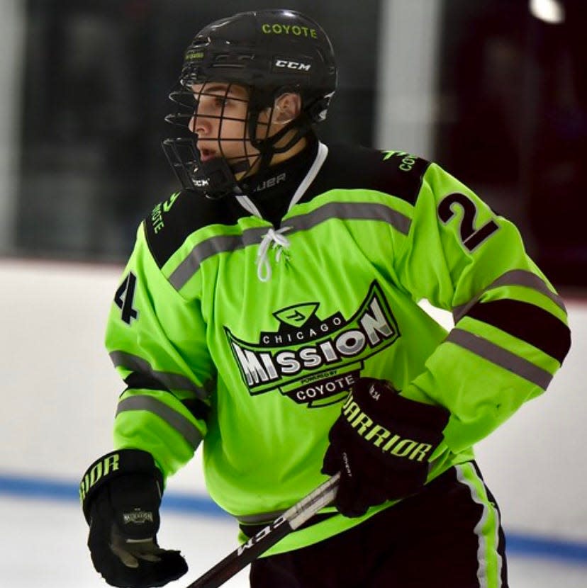 Bloomington native Dashel Oliver has played hockey for the Chicago Mission for the past three years and made the U-17 U.S. national team that will play in Switzerland in 2021.