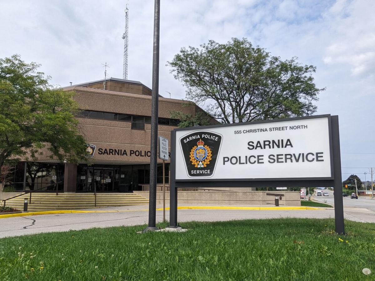 Suspended Sarnia police officer charged with assault, criminal harassment