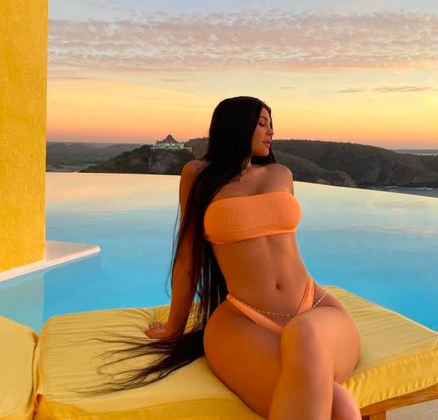 Kylie Jenner looks unreal in new bikini photo