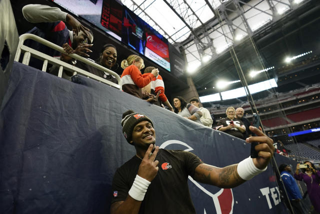 Deshaun Watson Was Showered With Boos By Texans Fans In First Game Back -  Daily Snark