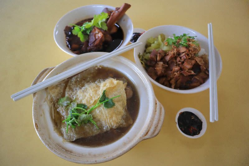 tea inn bak kut teh - overall view