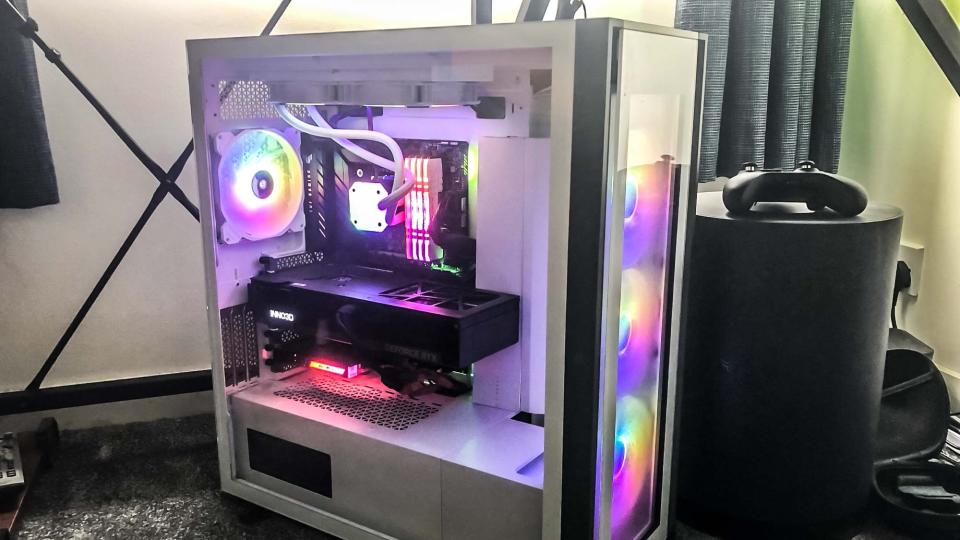 Corsair iCUE 5000X RGB smart case