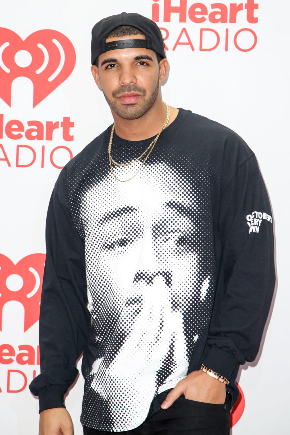 Drake - Le rappeur n’a gardé que son deuxième prénom comme pseudo. En réalité, il s’appelle  Aubrey Drake Graham. 