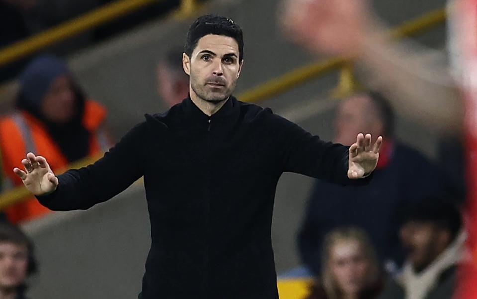 Mikel Arteta on the sidelines