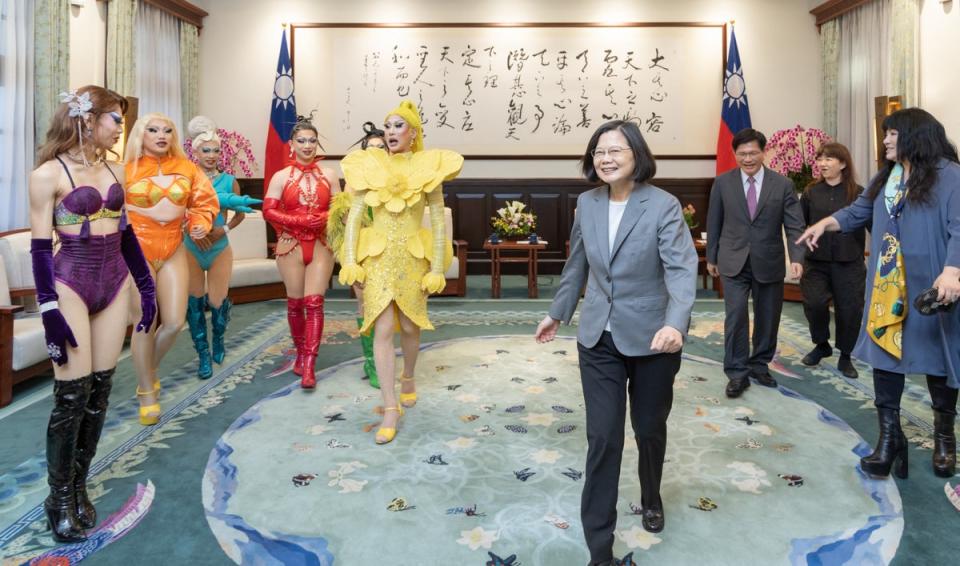 Taiwan’s president Tsai Ing-wen meets drag queen Nymphia Wind (AFP)