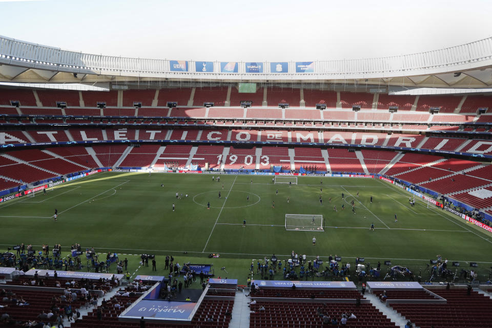 Tottenham players train during a training session at the Wanda Metropolitano stadium in Madrid, Friday May 31, 2019. English Premier League teams Liverpool and Tottenham Hotspur are preparing for the Champions League final which takes place in Madrid on Saturday night. (AP Photo/Armando Franca)