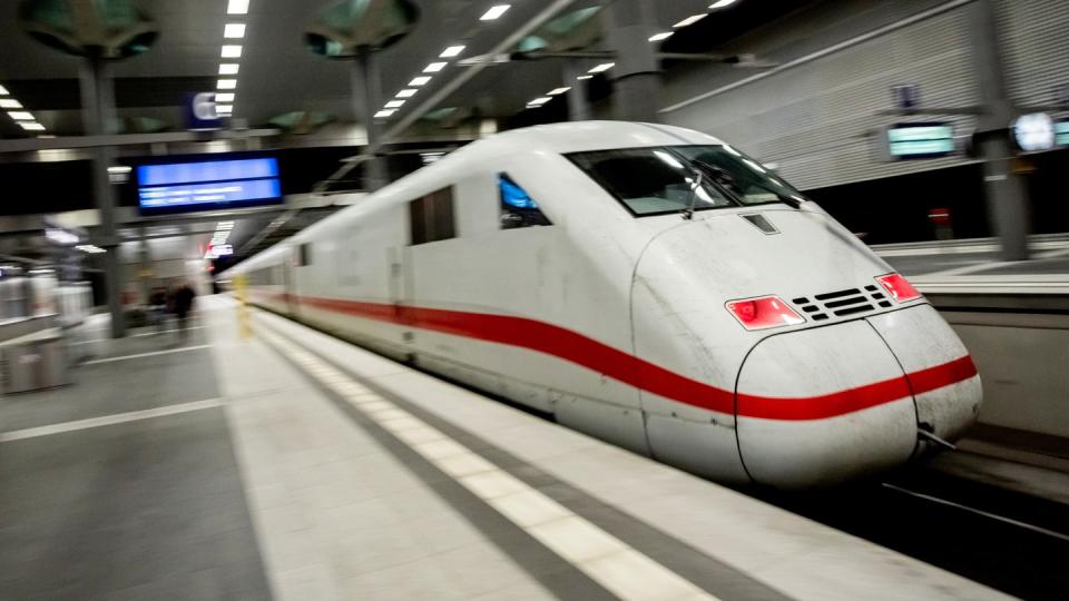 Die Bahn will ihren Fahrplan auch im zweiten Teil-Lockdown aufrecht erhalten.