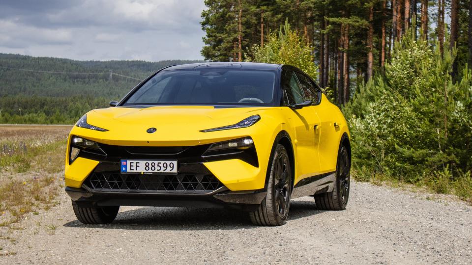 2024 Lotus Eletre Review: The First Lotus SUV Leaves Lightness Behind photo