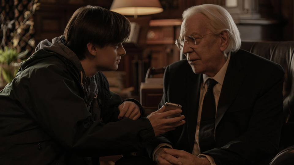 Jaeden Martell and Donald Sutherland in Mr. Harrigan's Phone