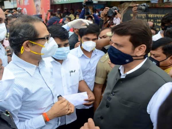 Visuals from CM Uddhav Thackeray and Devendera Fadnavis meeting in Kolhapur 