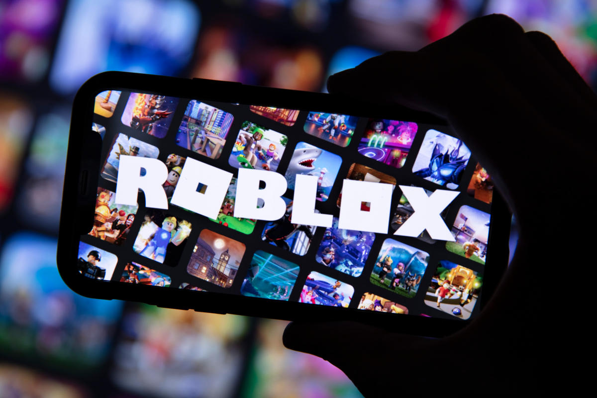 When does Roblox come to PS4 and PS5?