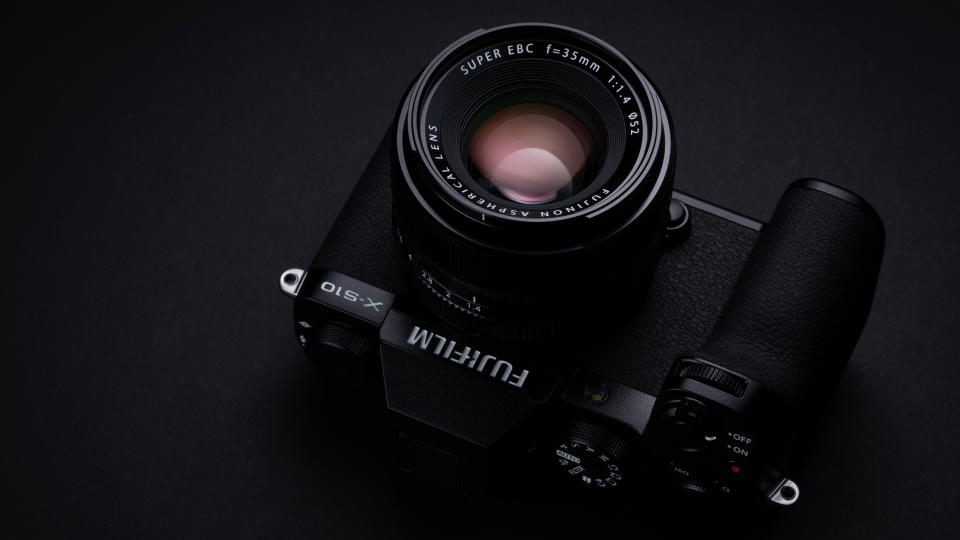 Fujifilm X-S10