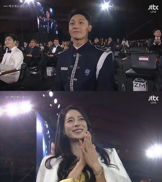 李到晛得獎時，林智妍拍手獻上祝福。（翻攝自NAVER)