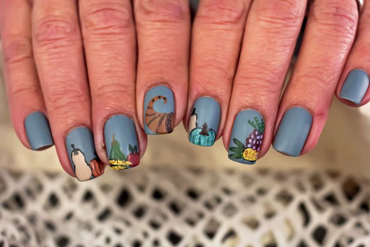 22) Cornucopia Thanksgiving Nails