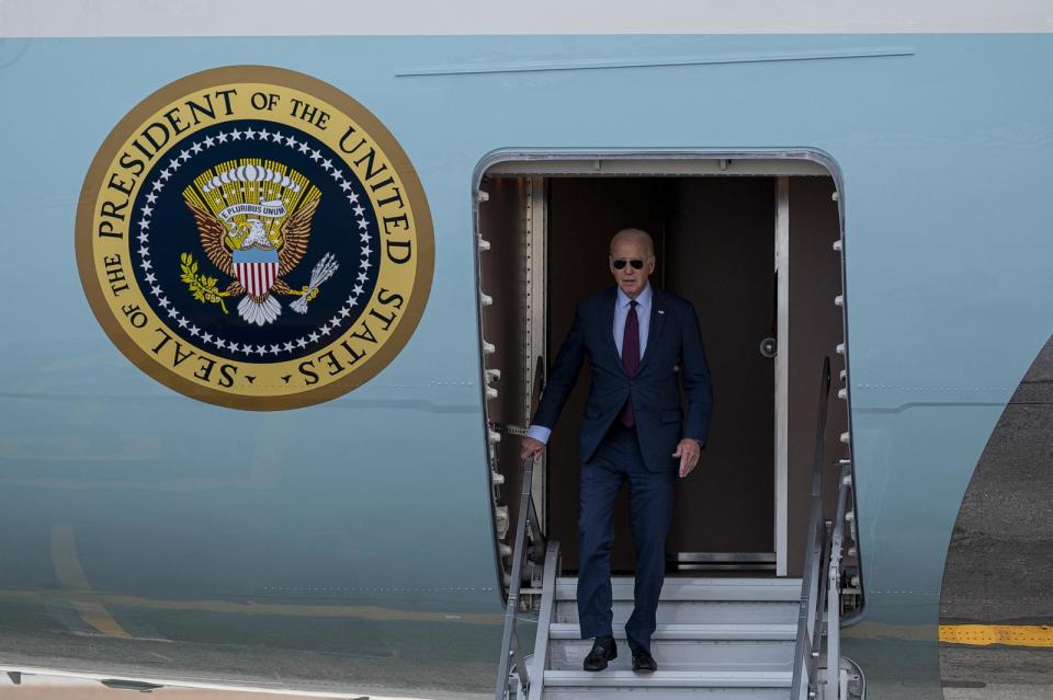 PHOTO: President Joe Biden arrives at San Francisco International Airport (SFO) on the sidelines of the Asia-Pacific Economic Cooperation (APEC) summit in San Francisco, Calif., Nov. 14, 2023.  ( David Paul Morris/Bloomberg via Getty Images)
