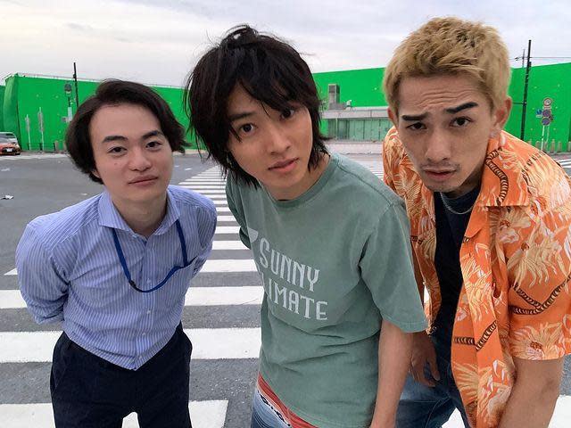 森永悠希（左起）、山崎賢人、町田啓太在劇中是高中死黨，意外進入「今際之國」。（翻攝自山崎賢人Instagram）