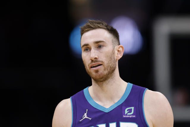 Yahoo Sports on X: The reaction as Gordon Hayward goes down with