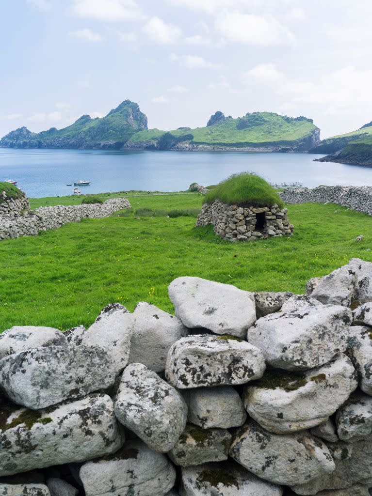 12) Hirta, Scotland