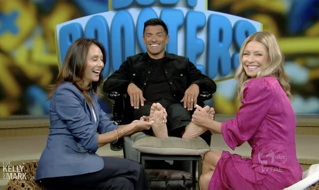 ABC Mark Consuelos gets a foot massage on 'Live'