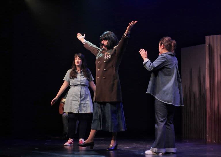 Olivia Daiez, Mariano Saborido y Manuela Martinez en Paraguay