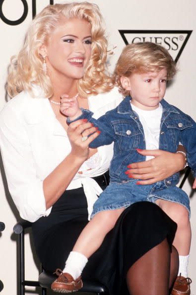 anna nicole smith's special appearance for guess sportwear