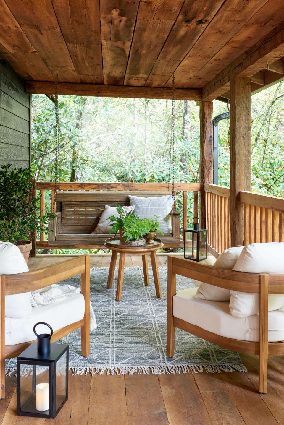 Kingfisher cabin patio