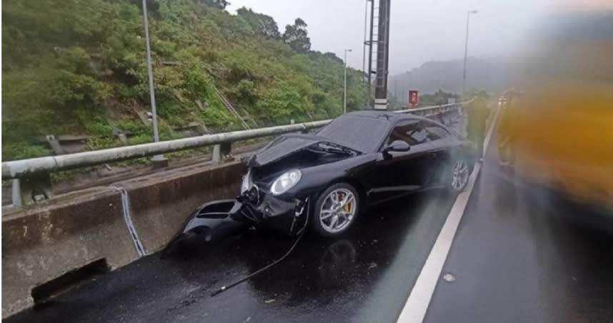 基隆1名男子今天上午駕駛6百多萬的保時捷跑車，行經國道3號七堵路段時疑似因天雨打滑撞上前車，造成1人受傷。（圖／報系資料照）