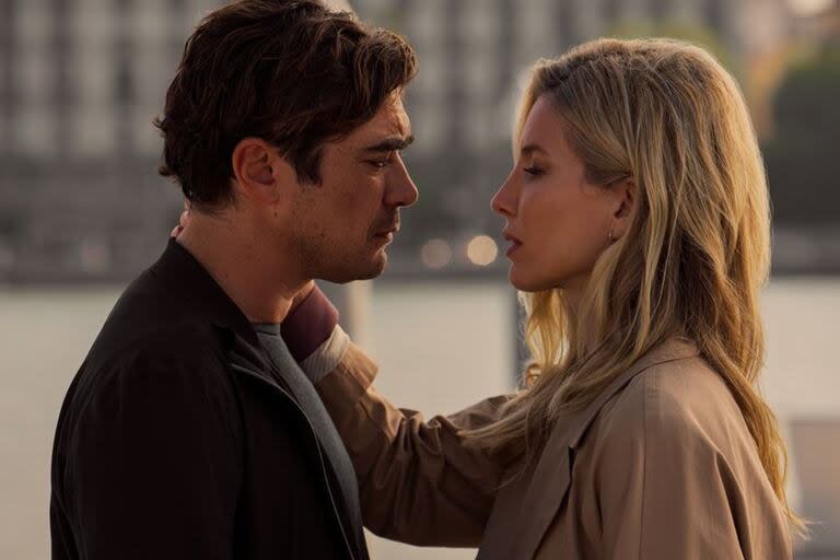 La cinta está protagonizada por Ricardo Scamarcio y Annabelle Wallis (Foto: Instagram @netflixit)