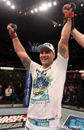 Rua continues the Brazilian party at UFC 134 with KO of Griffin - Yahoo  Sports