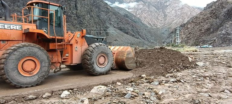 Vialidad trabaja para resolver los aludes que afectan rutas de Mendoza