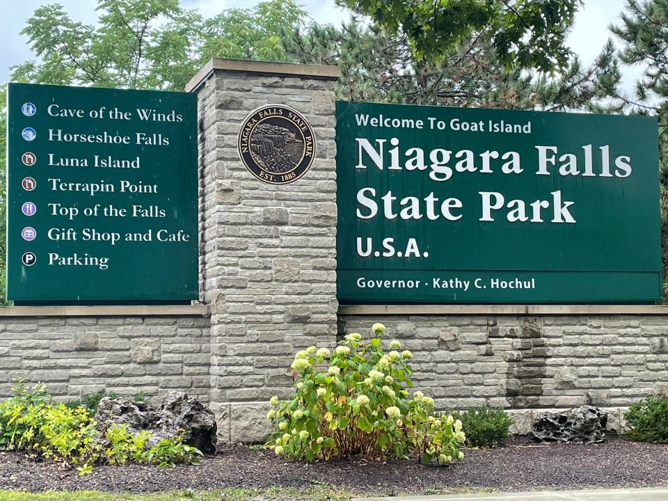 Goat Island gives access to the American Falls and the Bridal Veil Falls.