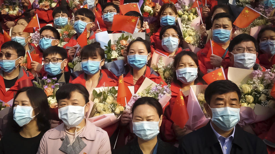 En esta imagen difundida por el Instituto Sundance, una escena del documental "In The Same Breath", parte de la selección oficial del Festival de Cine de Sundance 2021. (Sundance Institute vía AP)